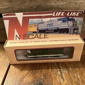 6130 Life-like 077071078405 # 7749 N Southern F-7 Locomotive In Box