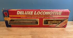 Life-like 077071086783 Amtrak Train Deluxe Loco Locomotive 229 With Matching Caboose 852