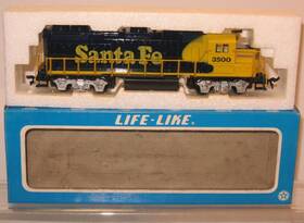 Gp-38 Life-like 08276 Ho Santa Fe Non Powered 3500 Locomotive Ob