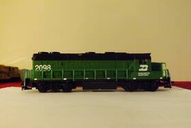 220984 Life-like Ho Scale Gp-38 Diesel Loco Burlington Northern #2098 Green