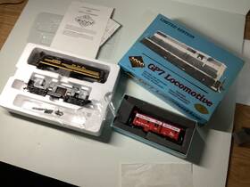 23592 Life-like Walthers Proto 2000 P2k Gp7 Nickel Plate Road Nkp 402 With Caboose