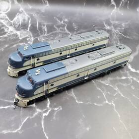 7208-7211 Life-like Pair Missouri Pacific E8a #7021 &7020 Ho Scale Locomotives 7208-7211 Life-like Pair Missouri Pacific E8a #7021 &7020 Ho Scale Locomotives