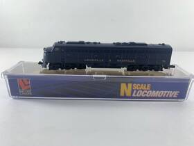7688 Life Like N Scale Louisville And Nashville E8/9 Diesel Locomotive #796 With Case 7688 Life Like N Scale Louisville And Nashville E8/9 Diesel Locomotive #796 With Case