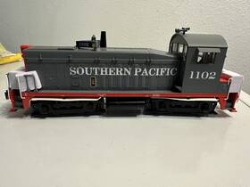 2133630 Lionel Used Southern Pacific #1102 Sw8 Legacy Diesel With Box