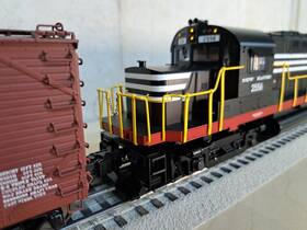 6-28507 Lionel 6-28705 New Haven 2556 O Gauge C-420 Diesel Locomotive With Tmcc