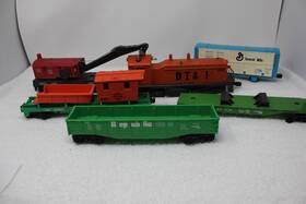 6-8111 Lionel Vtg Dt&i Nw-2 Switcher Diesel Locomotive Boxcars Tracks More