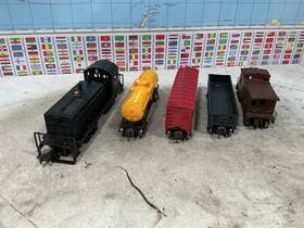 1001 Lionel 610/6012/6014/6015/6017 / 501 Diesel Engine 610 Erie 4 Freight Cars O Gaug