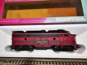 423-027 Mantua Lehigh Valley F-7a Diesel Locomotive With Mars Light - Dc And Dcc Operable