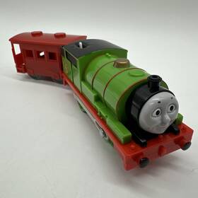 R9628 Mattel Thomas The Train And Friends 2009 Gullane Motorized Percy Engine Red Car R9628 Mattel Thomas The Train And Friends 2009 Gullane Motorized Percy Engine Red Car