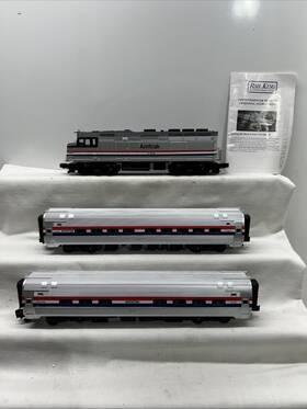 30-4246-1e Mth Amtrak #401 Dual Motor F40ph Dcru Horn Coach And Dinette Ln