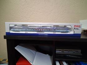 Piko 015615520962 Modern Inch Sprinter Commuter Train Ho Scale