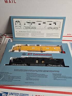 20360 Proto 2000 Ho E7 Milwaukee Road Locomotive #18 A-unit With Mars Light