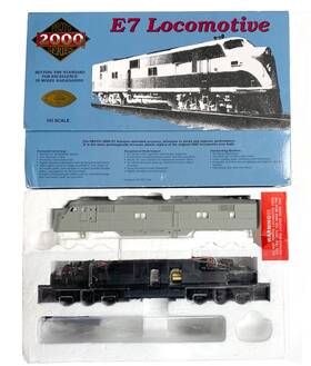21072 Proto 2000 Ho Scale Undecorated E7 Locomotive A-unit With Mars Light In Box 21072 Proto 2000 Ho Scale Undecorated E7 Locomotive A-unit With Mars Light In Box