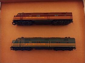 21121 Proto 2000 21120 21120/21121 Maine Central E-7 Diesel Locomotive A/a Set #705/707