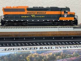 2121400 Proto 2000 Great Northern Sd45 Inch Hustle Muscle 400 Loco Dc/dcc Ready Ho Scale New Display