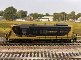 21641 Proto 2000 Ho 2k Inch Northern Pacific Emd Gp9 Phase Iii Loco Looks New - Needs Work