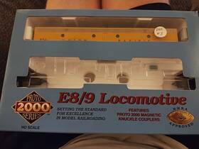 30824 Proto 2000 Ho-scale Union Pacific E8/9 Dcc B-unit Locomotive #934b