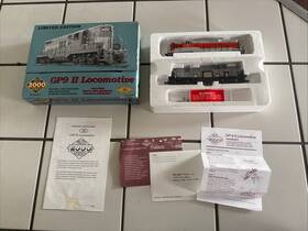 23715 Proto 2000 47049 Gp9 Ii Locomotive Ho Wp #728 Emd Life Like Products Limited