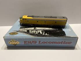 8037 Proto 2000 Ho Scale Union Pacific E8/9 Diesel Locomotive #951 Ln/box