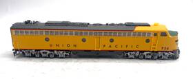 8136 Proto 2000 Up Union Pacific E8/9a Diesel Locomotive #926 Works/video
