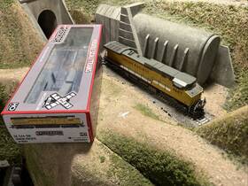 Sxt-10697 Scaletrains.com Ho Scale Operator Dash-9 Union Pacific 9687 Dcc No Sound
