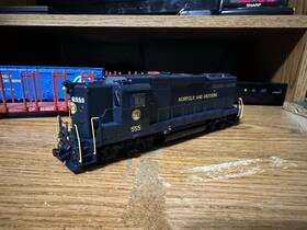 Sxt33386 Scaletrains.com Ho Scale Trains N&w Gp30 #555 Pevlar Blue Dcc And Sound