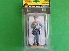 A2532 Scenics Figure Doughnut Woodland 2003 Police Item Scale