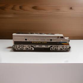 Toysmith 12/19/120 Diesel Locomotive Pacific Line