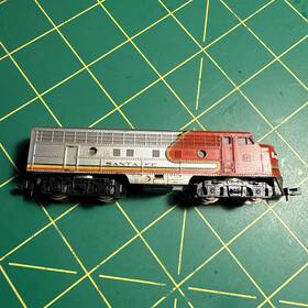 32251 Trix - N-scale Diesel Locomotive Santa Fe Super Chief #510 Nice 32251 Trix - N-scale Diesel Locomotive Santa Fe Super Chief #510 Nice