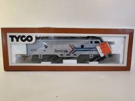 224-07 Tyco Tycoon F9 Powered A Amtrak