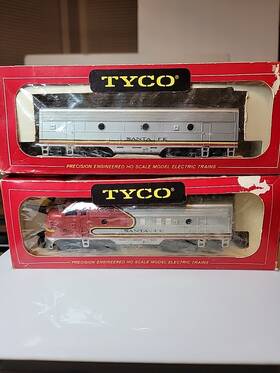 230h Tyco 224h 1200 Ho Santa Fe 4015 Passenger F9 Locomotive Powered A B Unit And Tested