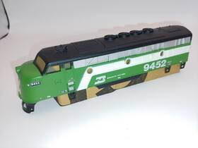 6111-6 Tyco 9452 Burlington Northern F7 Diesel Locomotive Shell Only As Is Ho