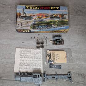 K213 Tyco 798 Ho Scale Locomotive Kit - Booster Unsure If Complete