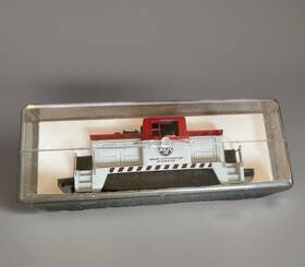 401-110 Tyco / Mantua Vintage Rca Plymouth Cr-4 Ho Scale Diesel Switcher With Case
