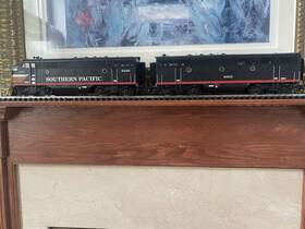 R22261 Usa Trains R 22261 G Scale Southern Pacific Inch Black Widow F3a/b Set #6100/8000