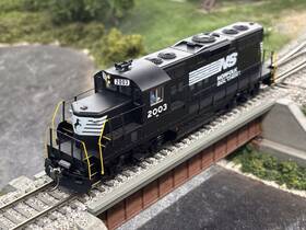 910-20411 Walthers Gp9 Ph Ii Item #910-20411 Norfolk Southern #2003 With Dcc And Sound