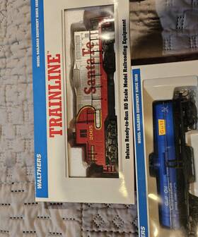 Atsf-2065 Walthers Trainline Ho Scale Santa Fe Emd Gp7u Locomotive Engine 2065 W. 5 Cars