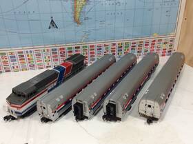 Williams 023922188786 Amtrak 807 Diesel Engine - Set 4 Passenger Cars