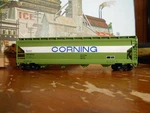 Scale Trains Bachmann Corning Center Flow Covered Hopper #90404. Fixed Price $12.99.