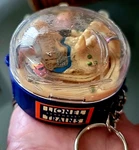 1999 Lionel Legendary Trains Santa Fe Diesel Dome Keychain Keyring Fob. Fixed Price $27.98.