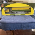 Ho Athearn 8192 Kenworth With 45' Trailer John Deer. New In Box. Fixed Price $50.00.