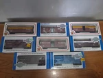 Bachmann Ho Scale 40' Boxcars All With Knuckle Couplers Lot Of 8 Used.. Fixed Price $63.00.