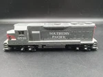 Athearn Trains Ho Scale Southern Pacific GP35 6539 Powered Diesel Locomotive. Fixed Price $44.99.