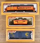 Vtg Life-like Ho Chessie System B7D 4810 Train Locomotive & Matching Cars. Fixed Price $99.00.