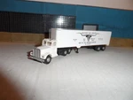 Athearn/concor Scale Kenworth With 40 Ft. Box Trailer Texas Long Horn Beef. Fixed Price $19.99.
