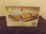 Ho Scale Vintage Bachmann #1432 Action Depot. Fixed Price $9.00.