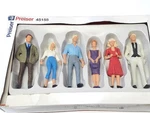 Preiser 45155 Scale 1:22.5 Modern Standing Travellers, 6 Figures W/box. Fixed Price $32.00.