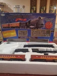 Eztec North Pole Express Christmas Train Set Battery Operated - Works, Incomplet. Fixed Price $25.00.