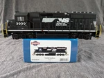 Athearn Roundhouse GP40-2, #RND18254, Ns #3030. Fixed Price $75.00.