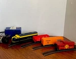 Life - Like Proto 1000 Ho F3B Powered Loco Santa 201C At&sf 200B + Car Lines. Fixed Price $25.00.
